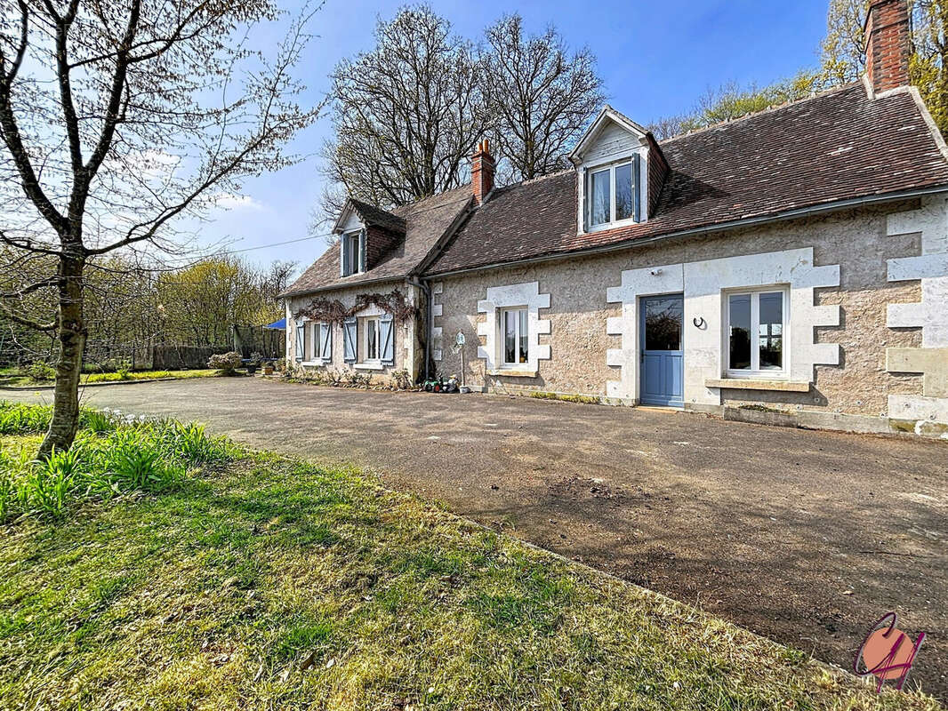 Maison à REUGNY