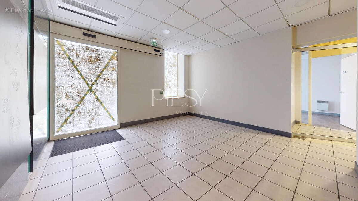 Commerce à VALLEIRY