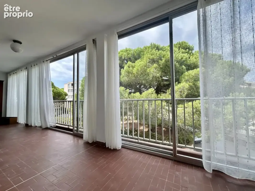 Appartement à SIX-FOURS-LES-PLAGES