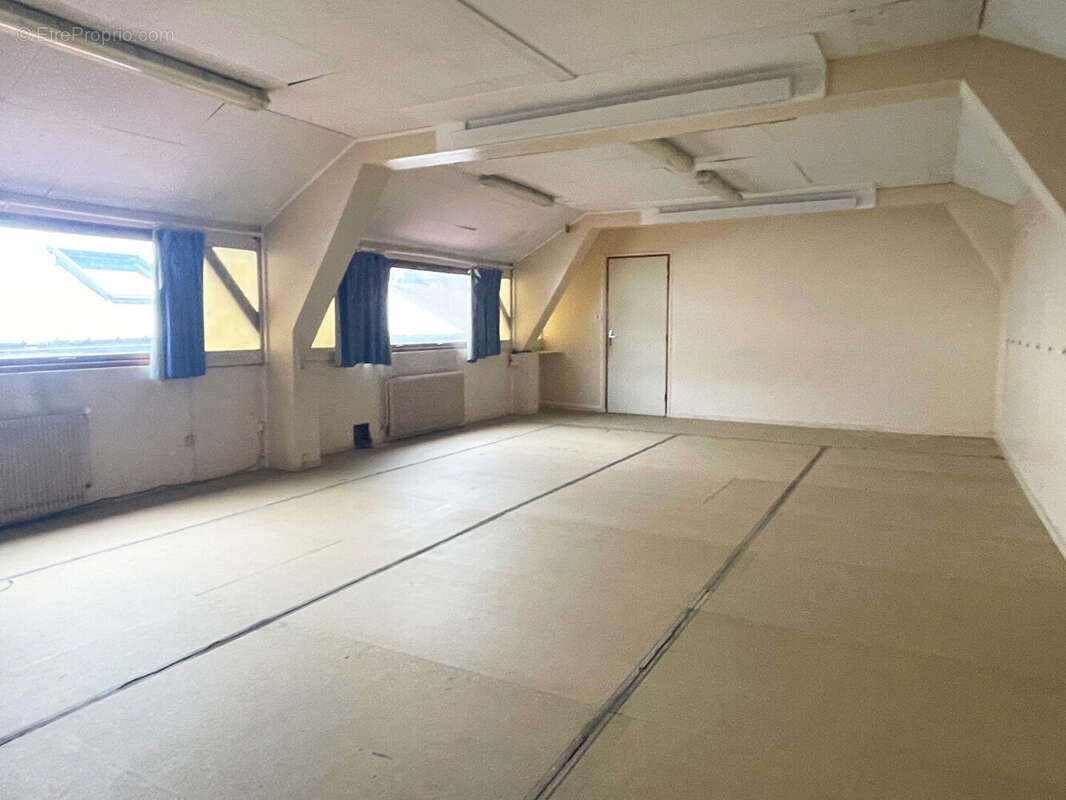 Commerce à NANTERRE