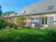 Maison à BEAUMONT-LA-RONCE