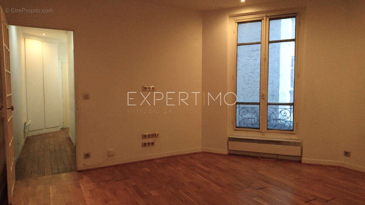 Appartement à PARIS-14E