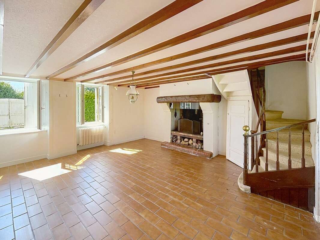 Maison à FEUGERES