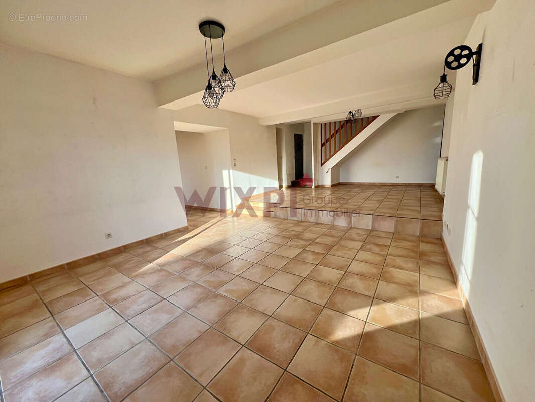 Appartement à SAINT-NAZAIRE-LES-EYMES