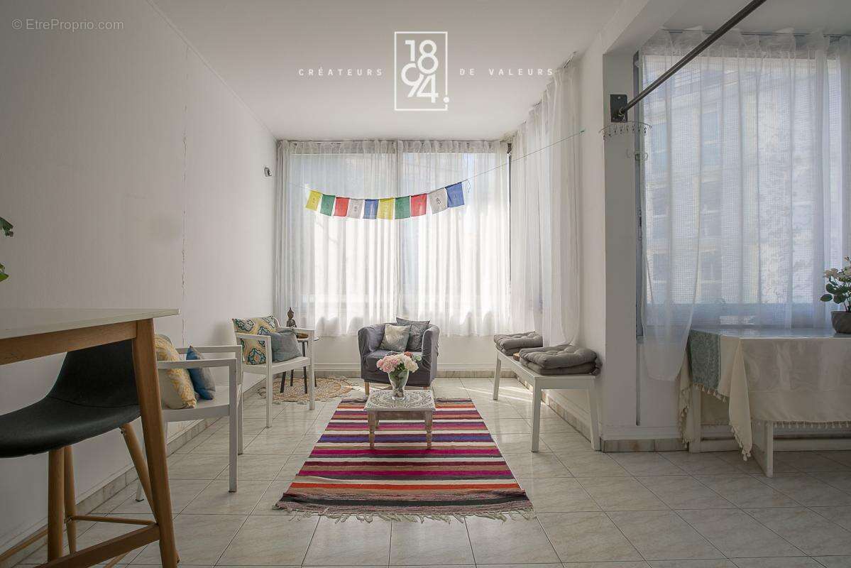 Appartement à MARSEILLE-2E