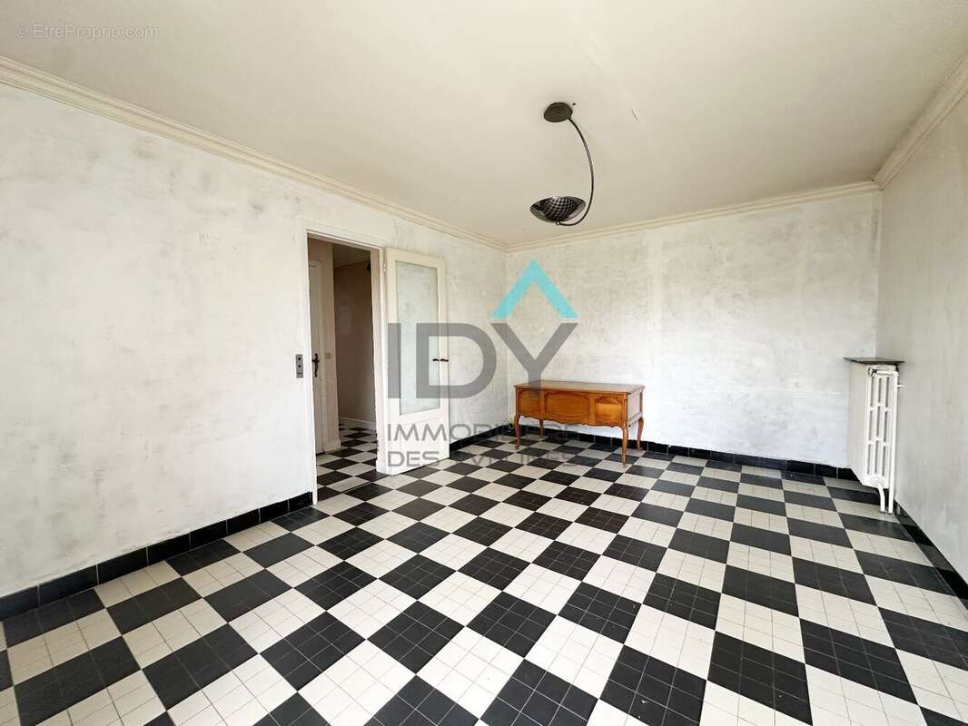 LE PECQ - Domaine de Grandchamp .Maison 175 m2 5 chambres - Au calme - photo 15