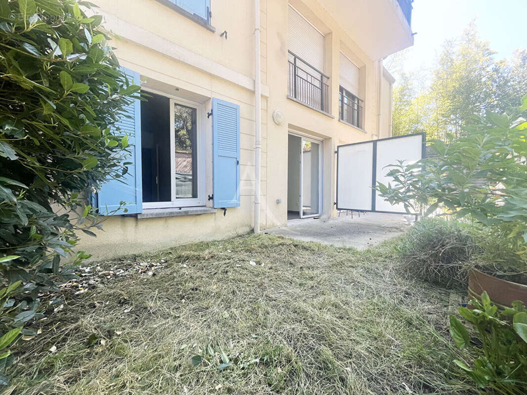 DOURDAN - Proche centre-ville, F2 avec jardin ! - photo 7