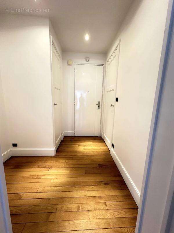 Appartement à PARIS-17E