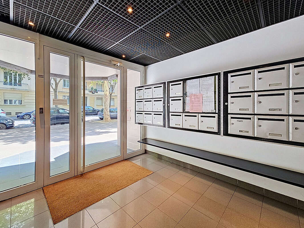 Appartement à MARSEILLE-5E