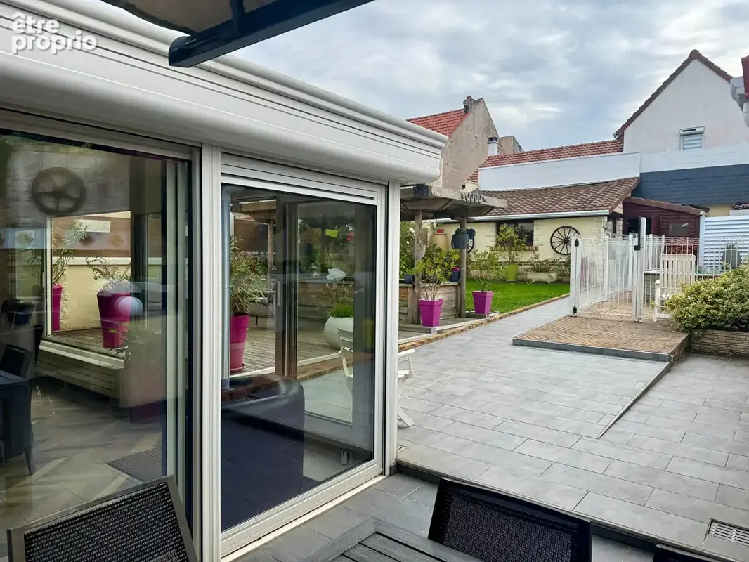 Maison 120m² , piscine et dépendance - secteur St Cécile - photo 2