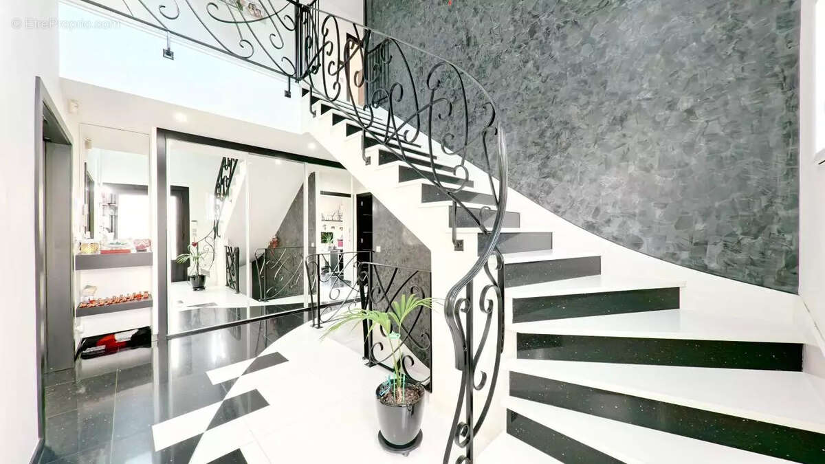 Magnifique maison directement sur le golf d'Ormesson - photo 8