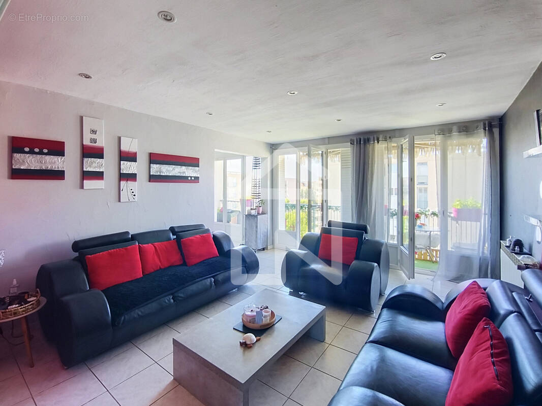 Appartement à GUILHERAND-GRANGES
