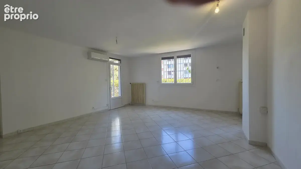 A vendre - beziers - quartier injalbert - appartement rdc t4 de 85 m2 avec loggia et cave - photo 4