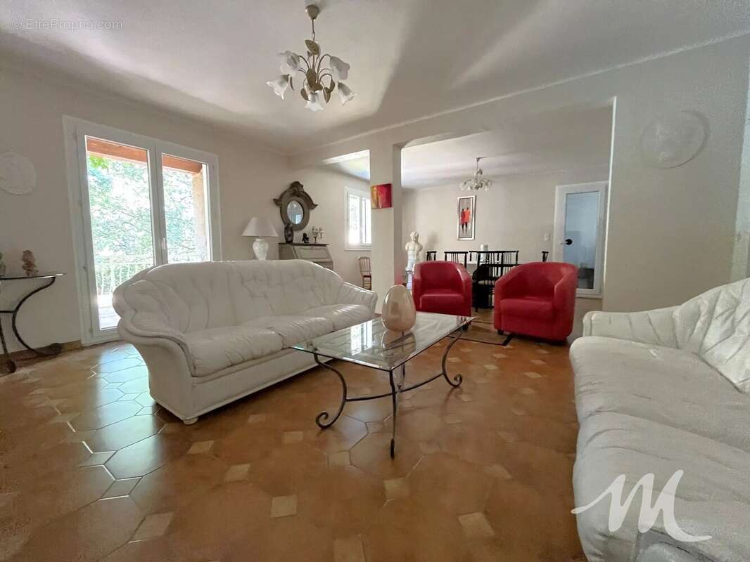 Grande propriete a vendre a tavernes avec 2 habitations piscine garage et terrain bucolique - photo 6