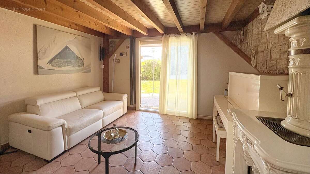 Maison à ARTHAZ-PONT-NOTRE-DAME