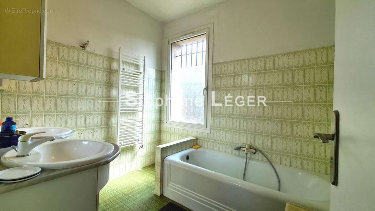 Maison à MONTELIMAR