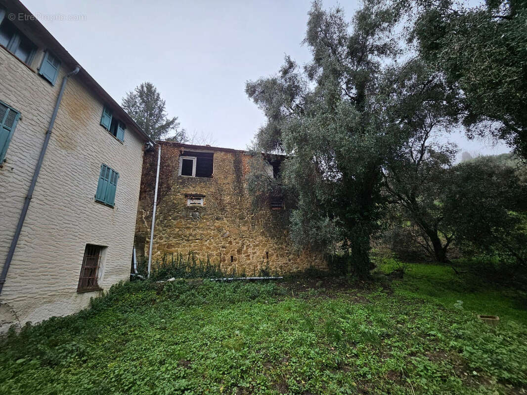 Maison à BERRE-LES-ALPES