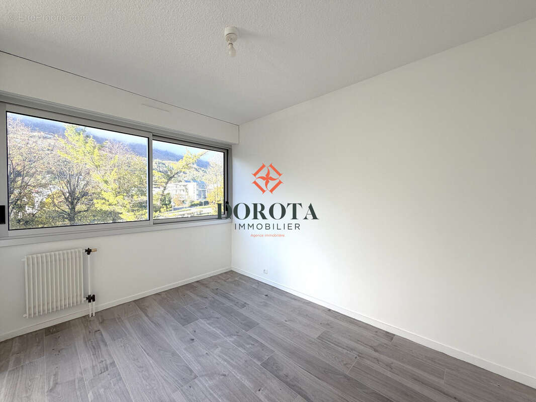 Appartement à MEYLAN