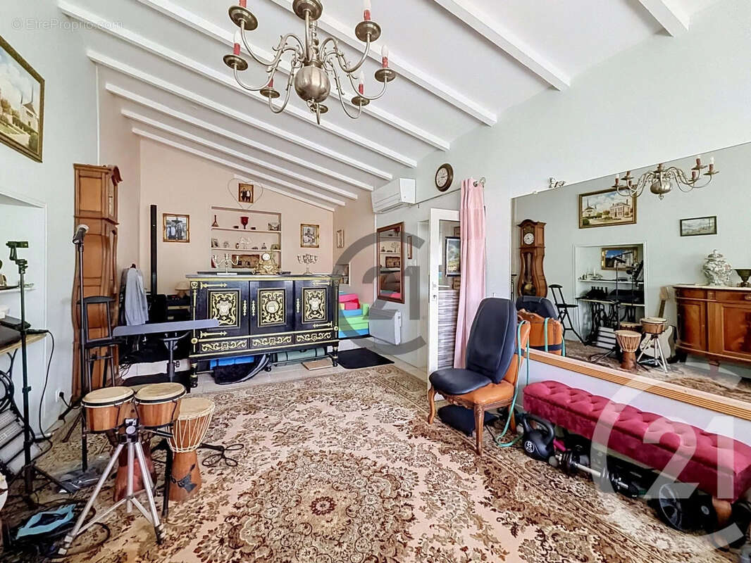 Maison 235 m² à Dierrey-Saint-Pierre  - photo 7