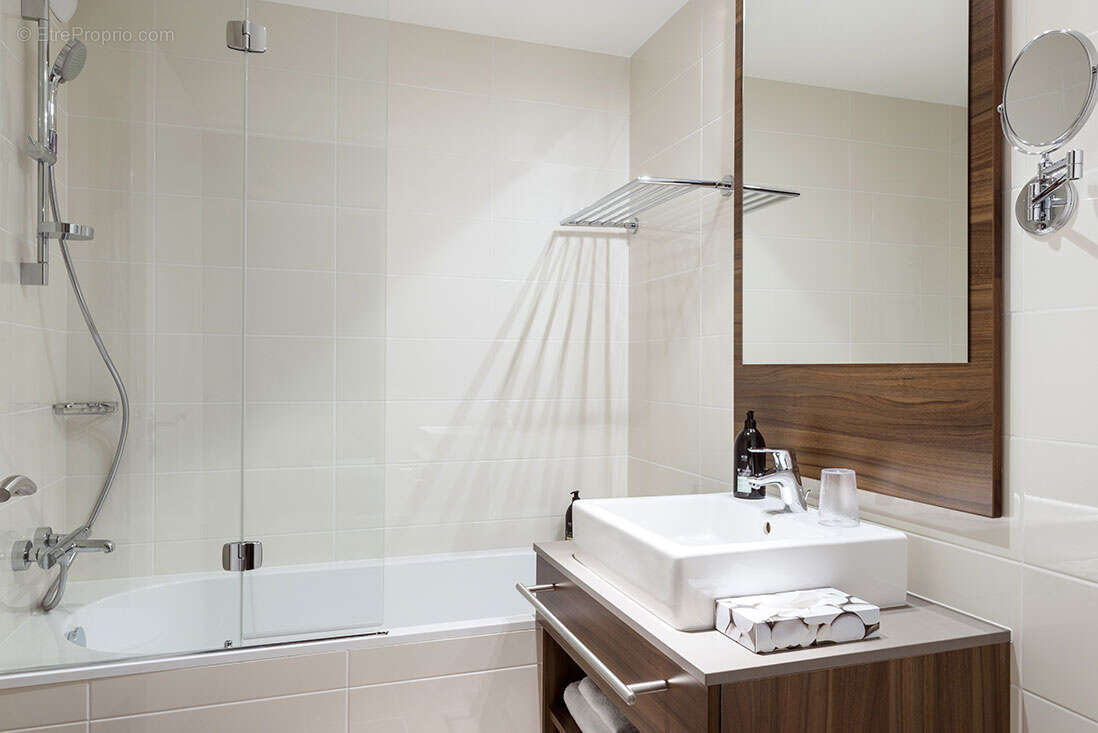 Appartement à COURBEVOIE