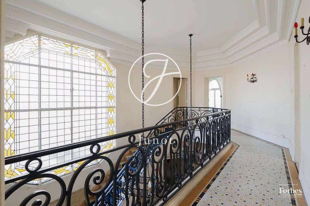 Appartement à LEVALLOIS-PERRET