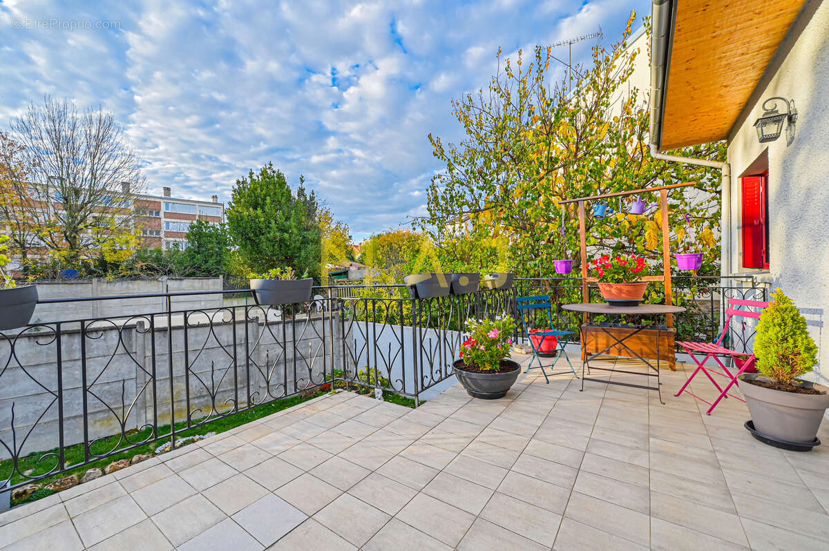 Maison à LE PERREUX-SUR-MARNE