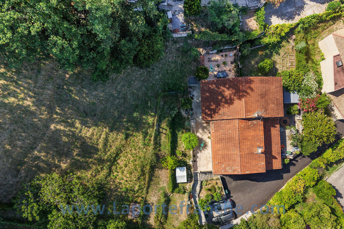 Saint-Paul de Vence Haut de Villa 140 m2, 4 pièces avec Terrasses et Jardin - photo 2