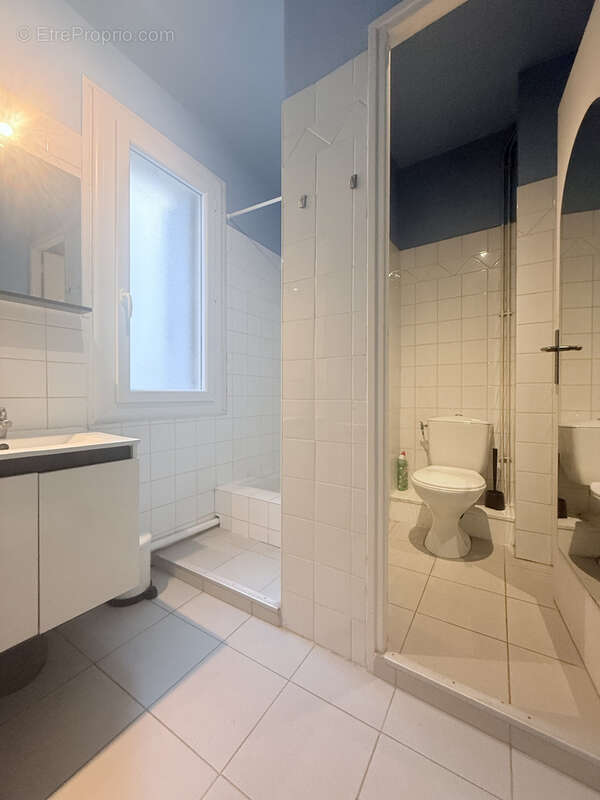À VENDRE   Charmant studio entièrement rénové avec mezzanine, Place du Marché aux Fleurs à Montpellier - photo 3