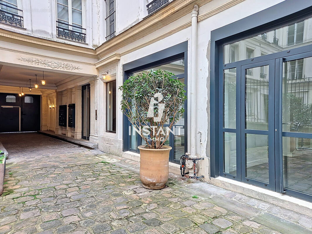 Commerce à PARIS-10E