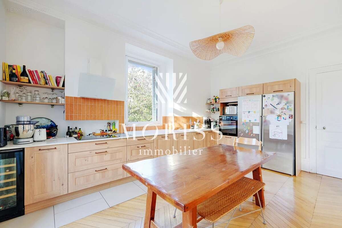 Appartement à CHARENTON-LE-PONT