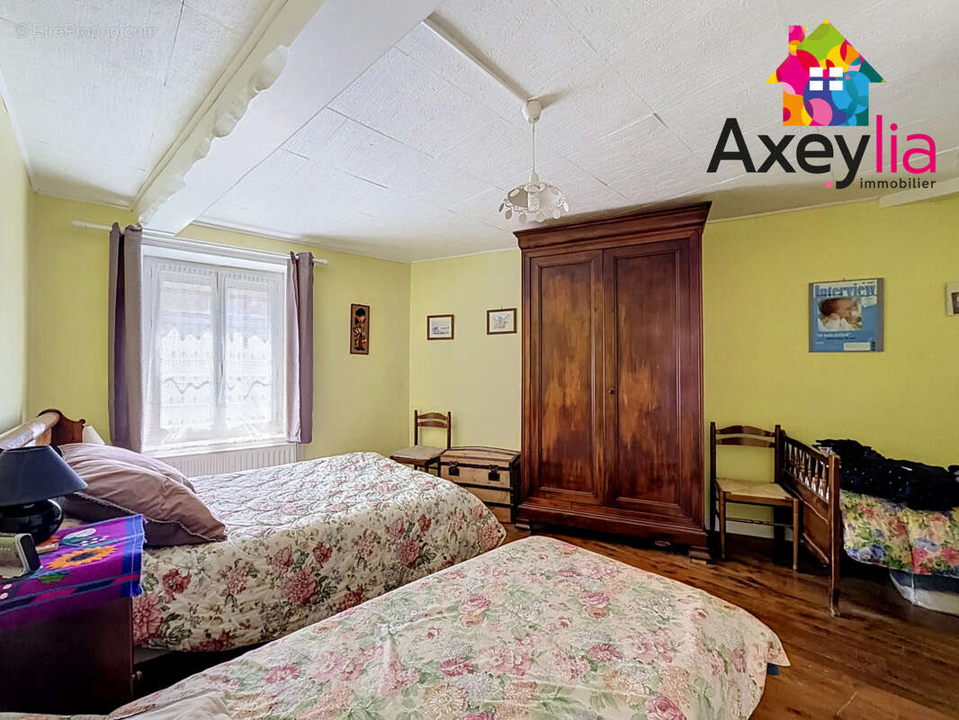 A vendre - secteur saint martin lestra - maison de village avec cour et terrain non attenant - photo 6