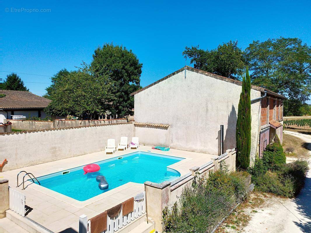 Maison à SAINT-CAPRAIS-DE-BLAYE