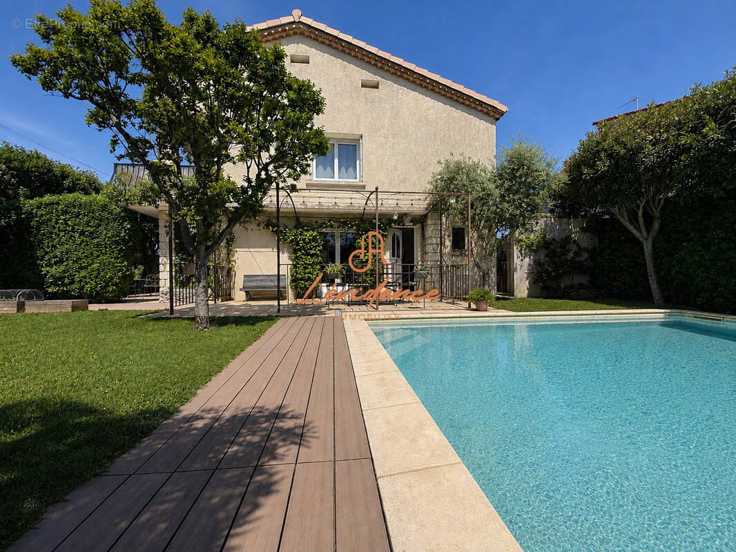 Maison à MONTELIMAR