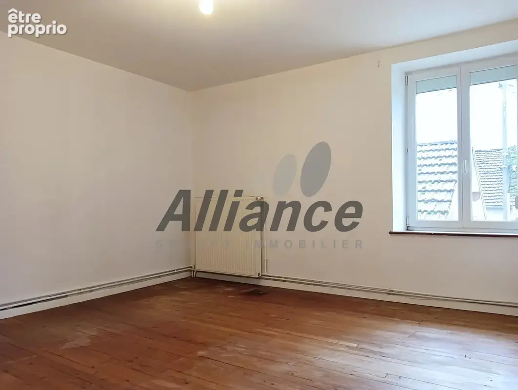 Jolie maison avec garage, terrain et dependance - photo 12