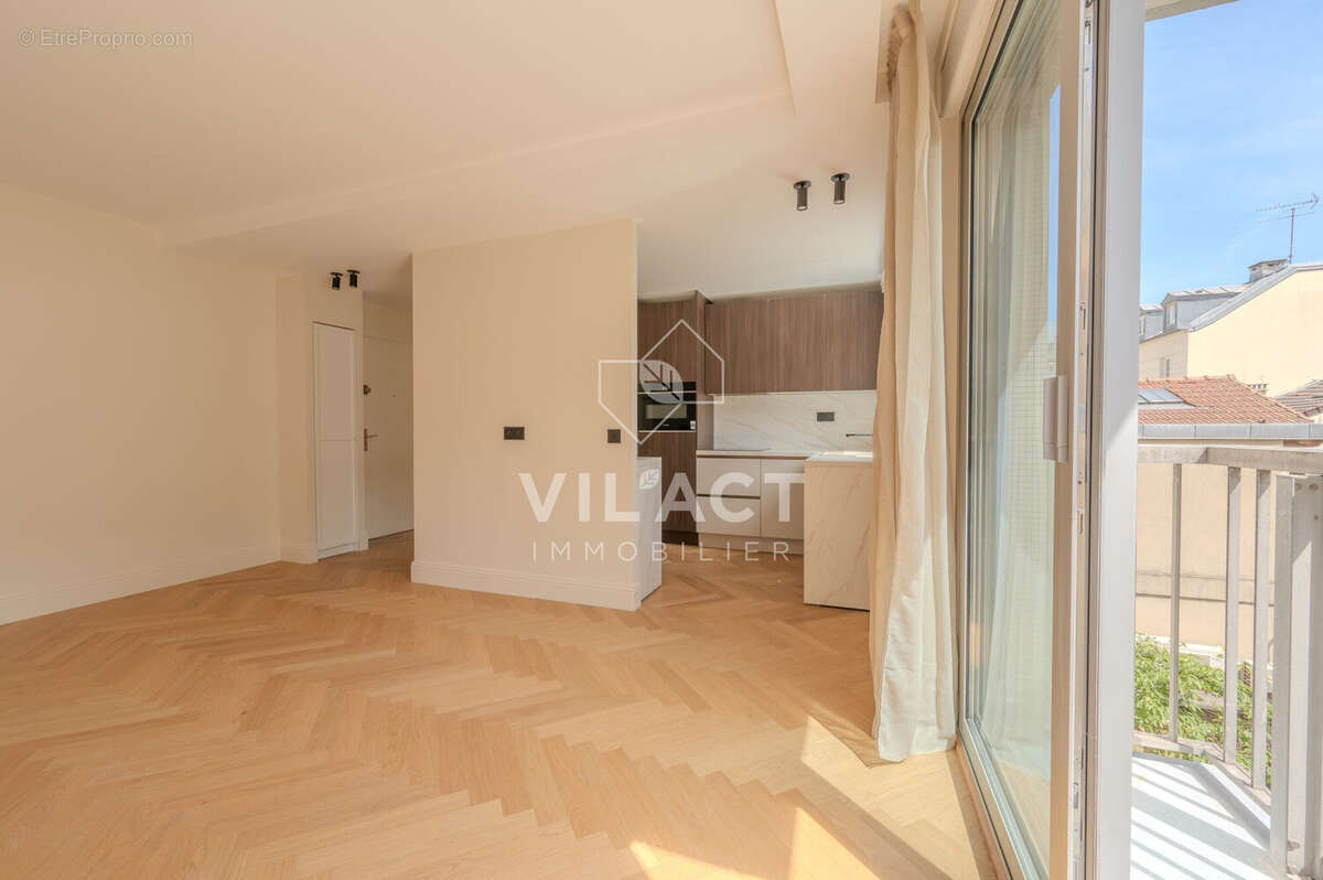 Appartement à PARIS-15E