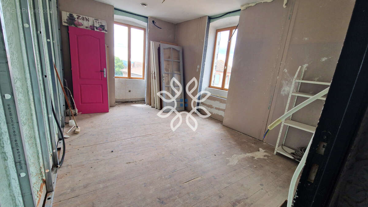 Immeuble de caractère au cœur de Saint-Georges-d'Aurac - photo 14