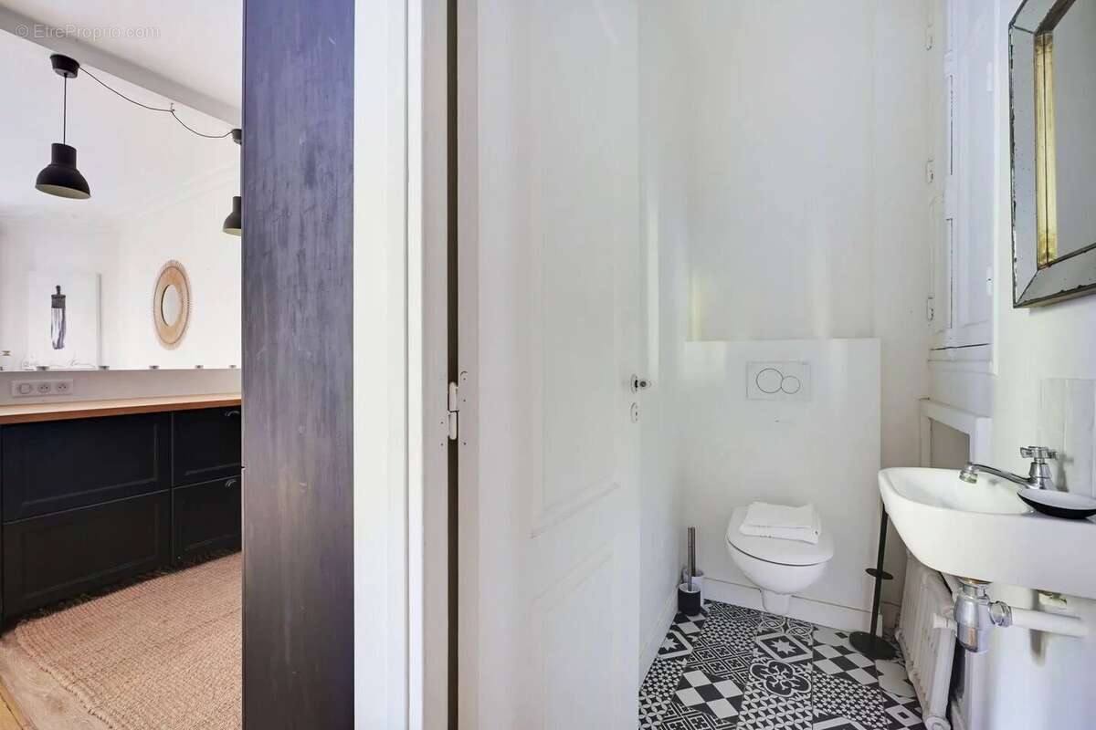 Appartement à PARIS-16E