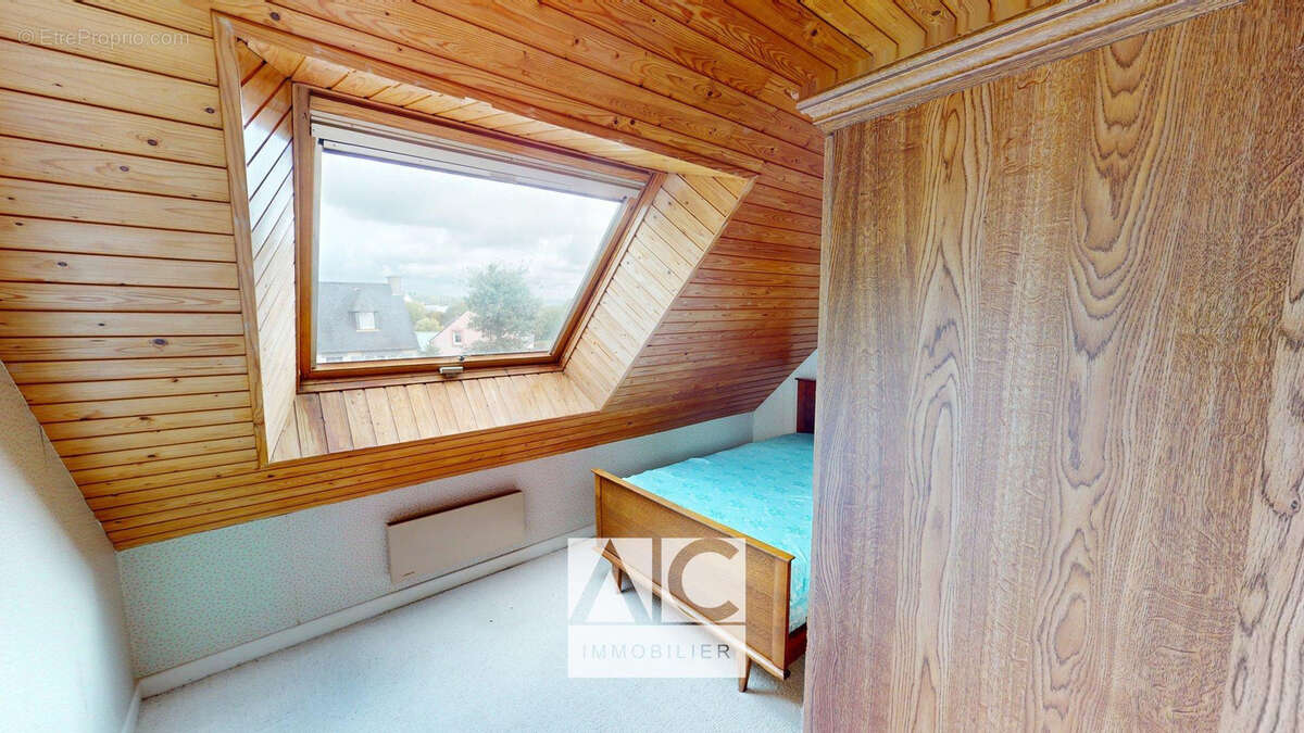 Maison à SAINT-NICOLAS-DU-PELEM