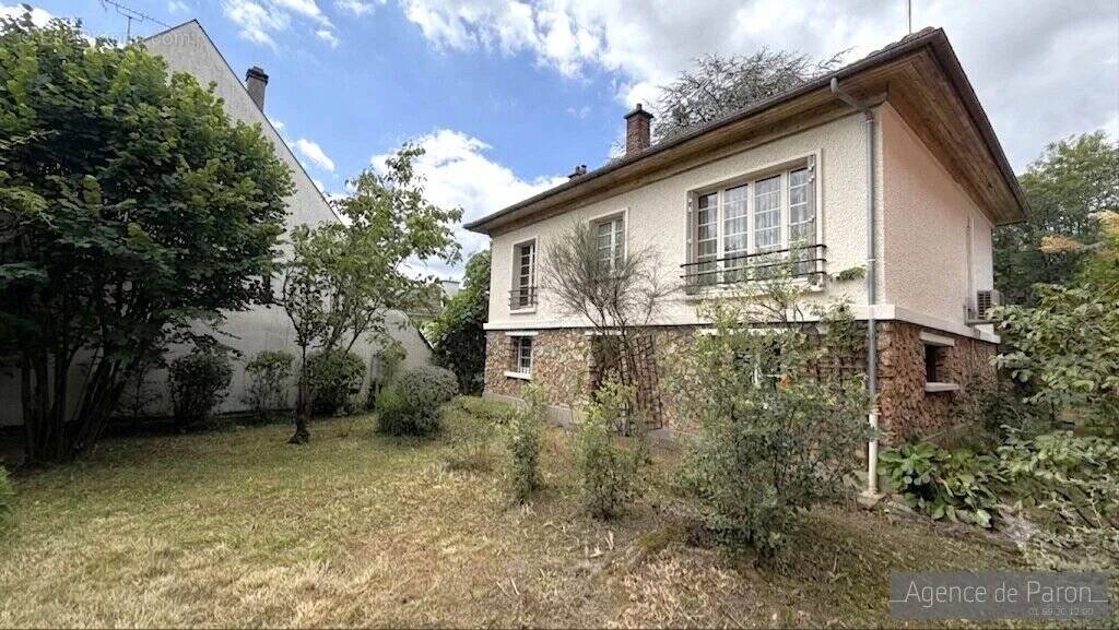 Maison à VERRIERES-LE-BUISSON