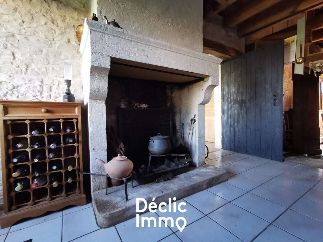 Maison en pierre  149 m²  Le Vanneau-Irleau  Cur du Marais Poitevin - photo 5