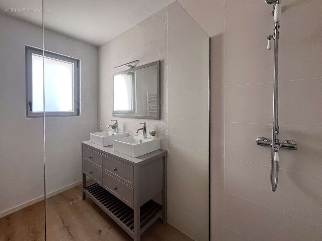 Maison à SAINTE-SOULLE