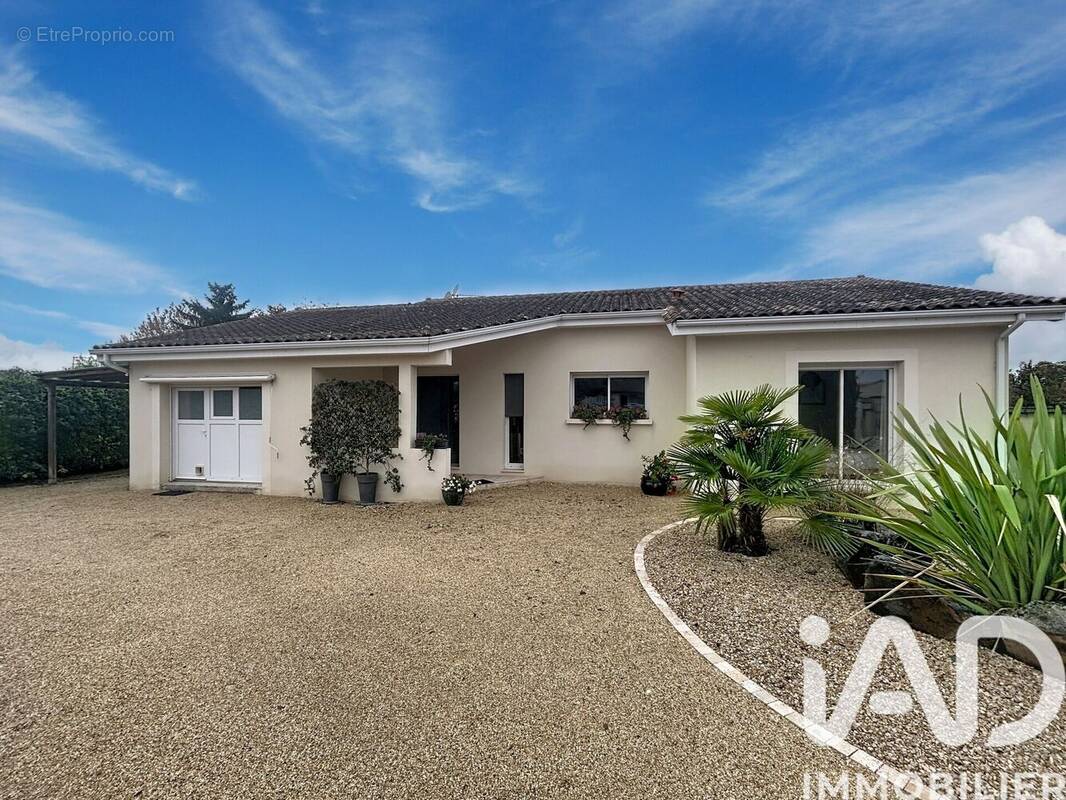 Photo 1 - Maison à SAINT-SATURNIN