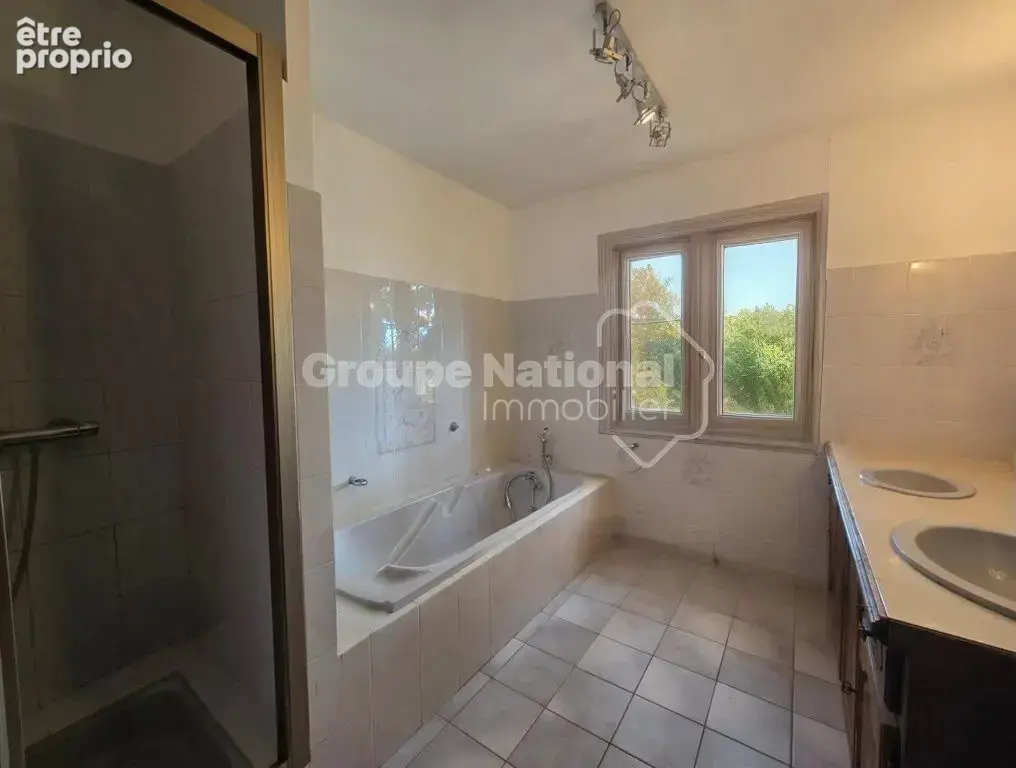 Maison familiale Jonquieres Saint Vincent 7 pièce(s), jardin et appartement type 2 - photo 13