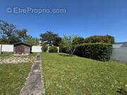 Terrain à SAINT-XANDRE