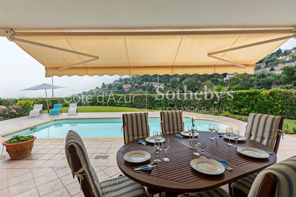 Appartement à MANDELIEU-LA-NAPOULE