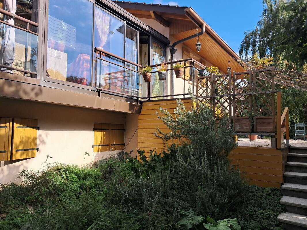 Maison à CRANVES-SALES