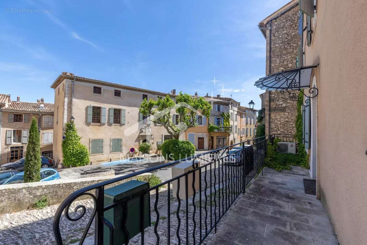 Maison à SAINT-SATURNIN-LES-APT