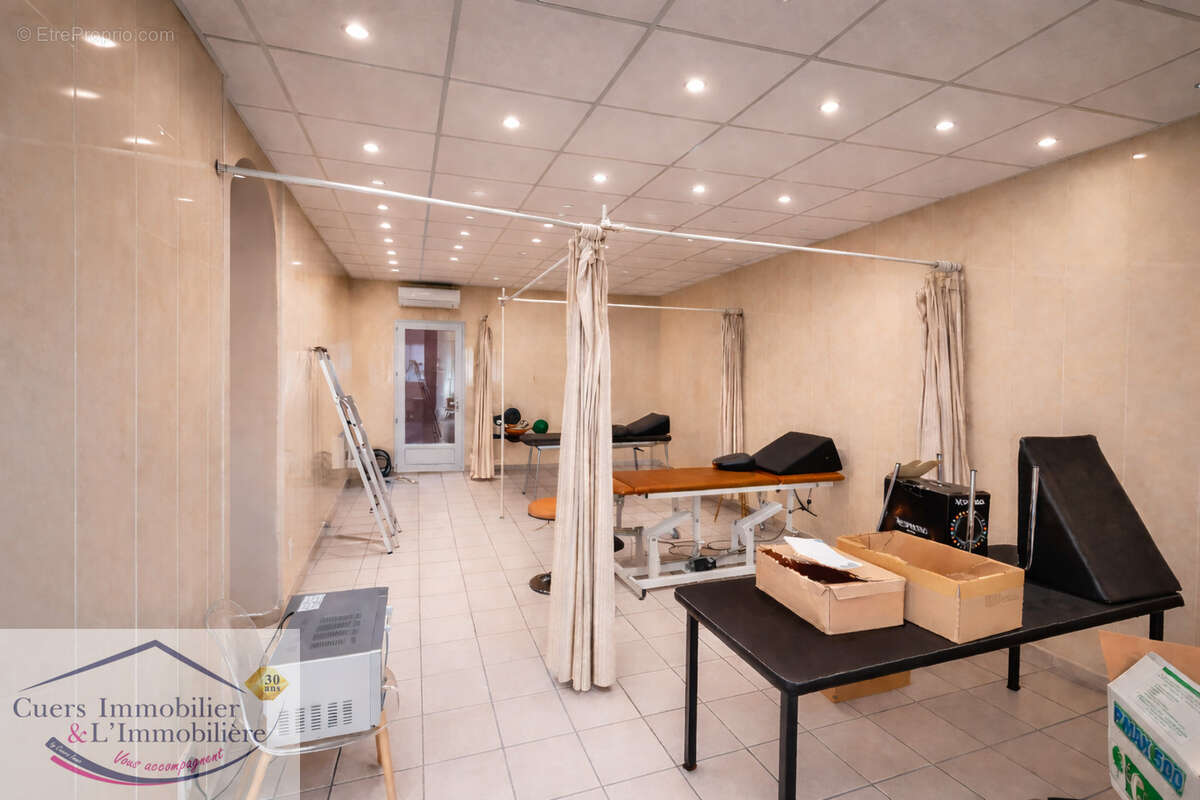 Commerce à SOLLIES-PONT