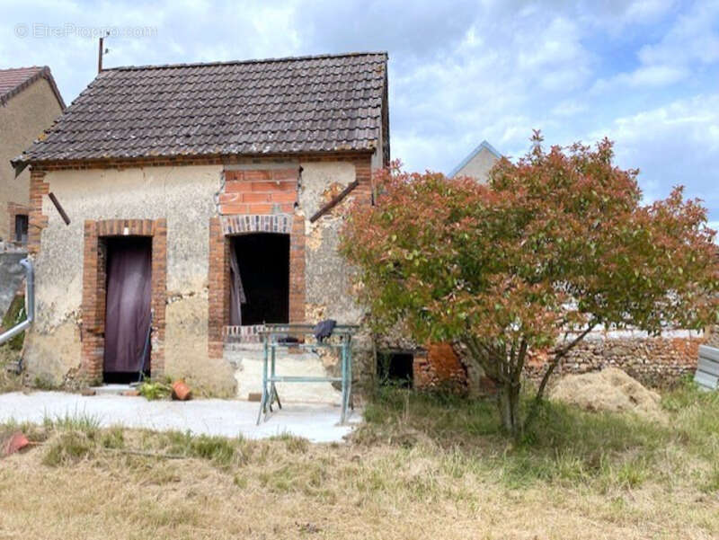 Propriete à vendre 4 pièces Proche de CERISIERS (89) - photo 3