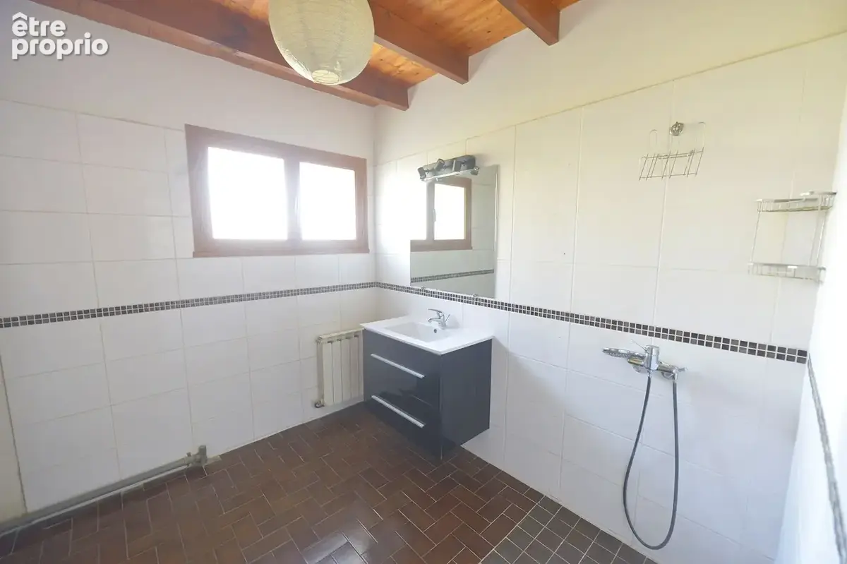 Maison 110 m² à Semussac  - photo 6